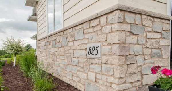 Bellevue Real Stone Veneer Wainscotting