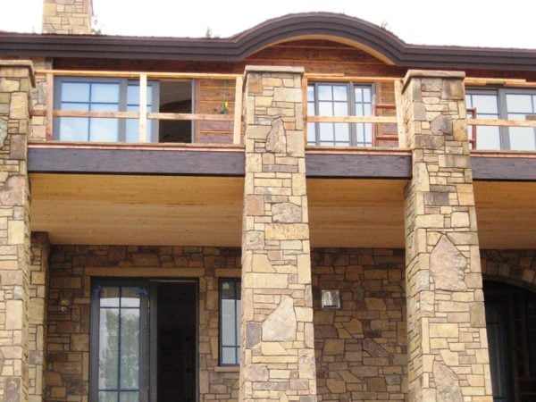 Colonial Natural Stone Veneer Pillars