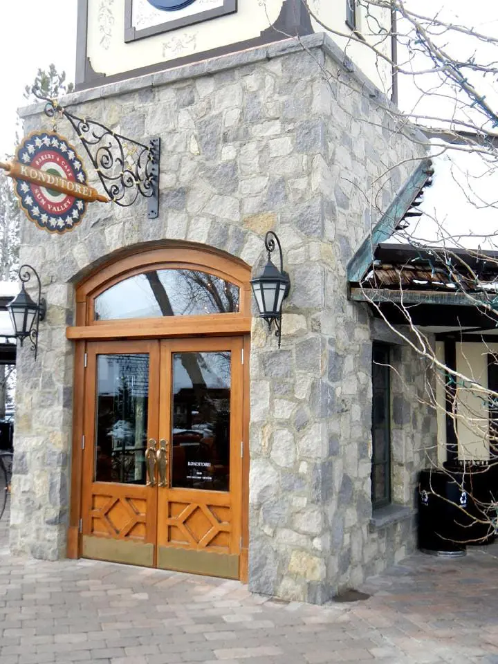 Polar Springs Natural Stone Veneer Cafe