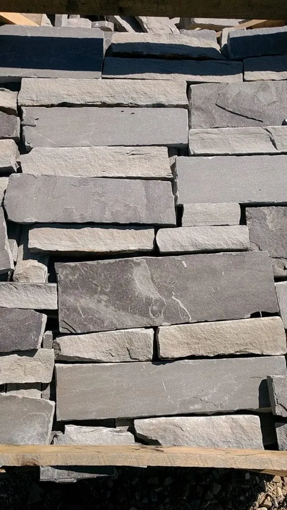 Charcoal Canyon Natural Thin Stone Veneer Stock Pallet