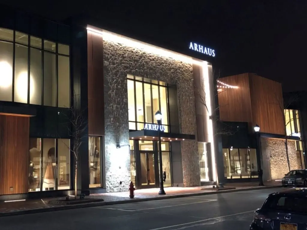 Commercial Application Custom Blend Real Thin Stone Exterior