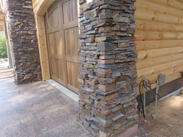 low height ledgestone columns