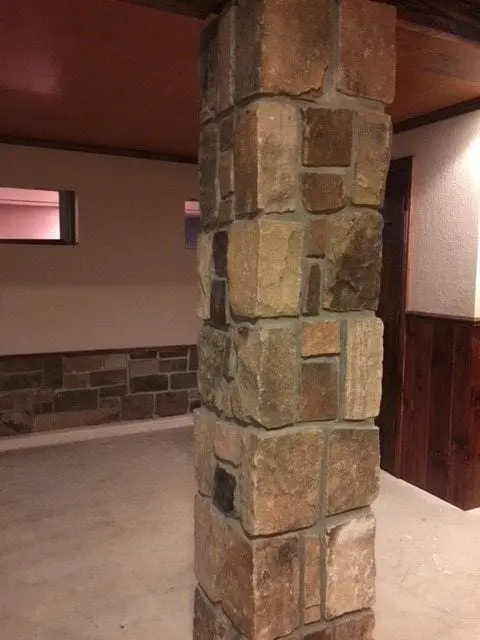 Branson Real Stone Veneer Pillar