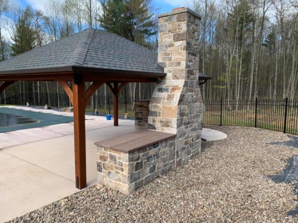 London Castle Rock Outdoor Living Fireplace