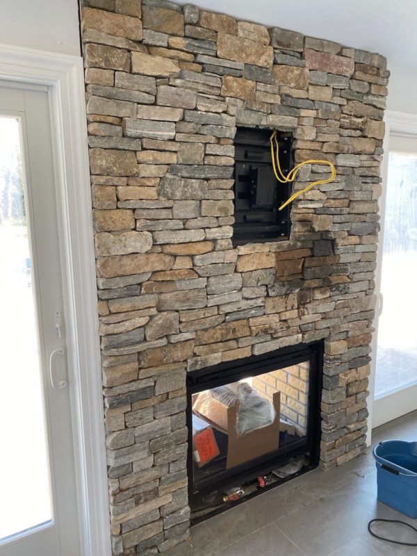 Interior Gas Fireplace with Silverton Natural Ledgestone Veneer