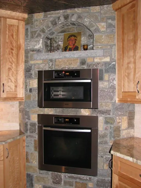 Kitchen with Vancouver Real Thin Stone Veneer