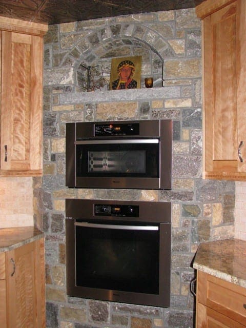 Kitchen with Vancouver Real Thin Stone Veneer