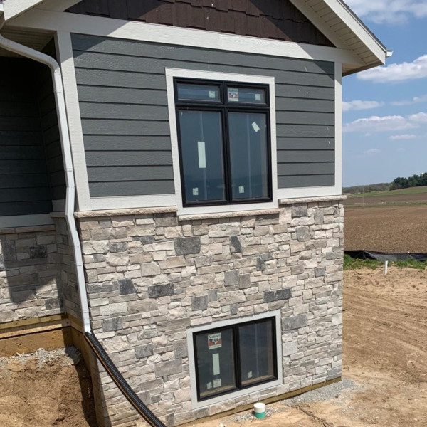 Picture of Graphite Black and Grey Ashlar Real Limestone Veneer | Quarry Mill