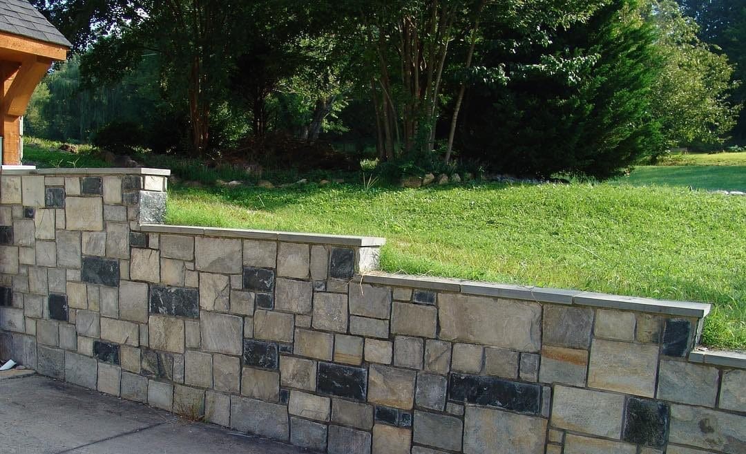 Carlisle and Springfield Custom Blend Real Stone Veneer Retaining Wall