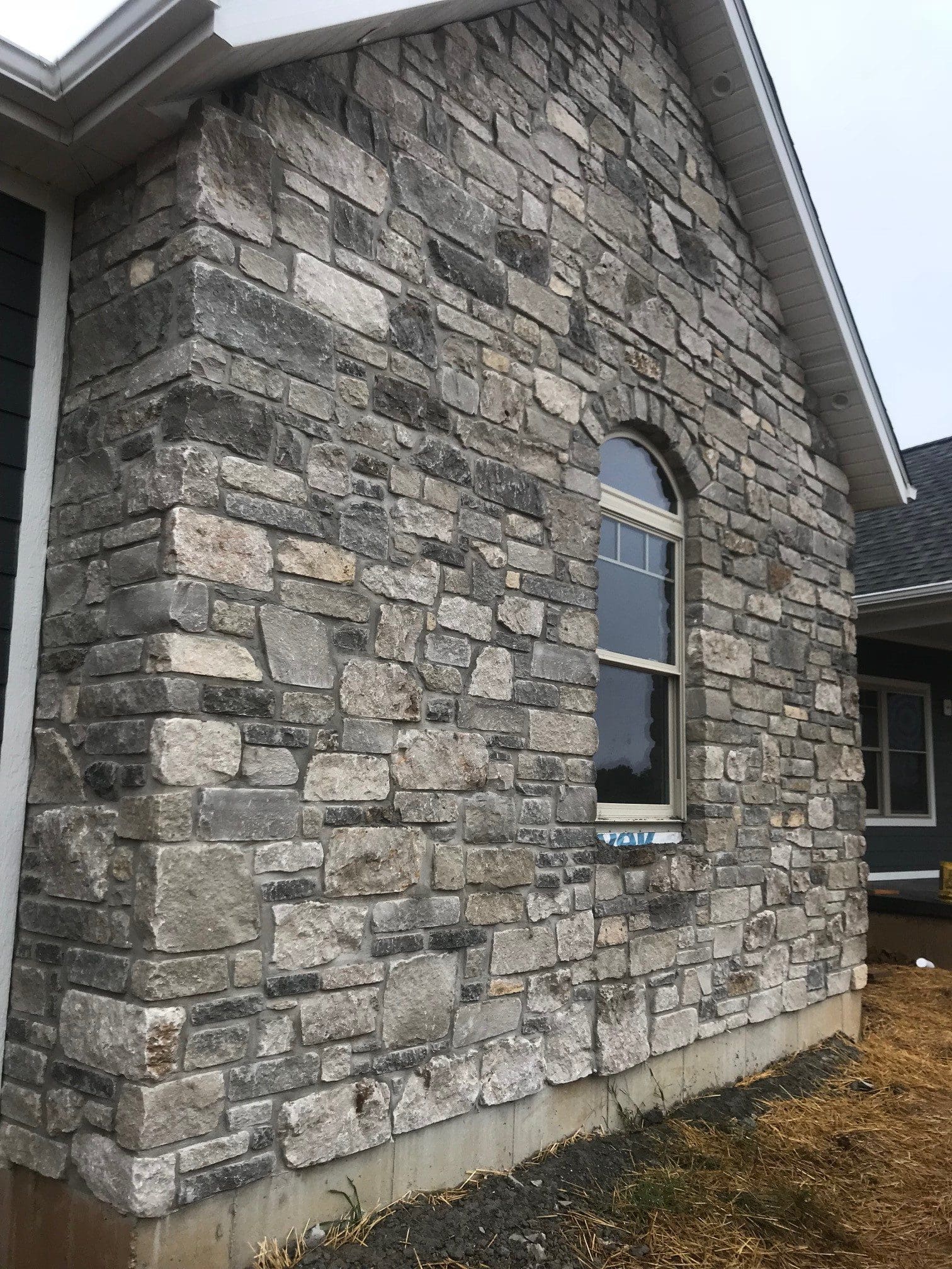 Lexington Natural Stone Veneer Exterior Accent Wall