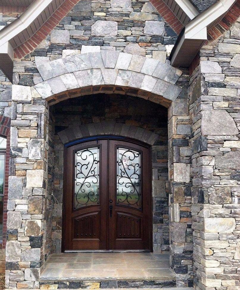 Front entrance with Richmond, Carlisle, and Shadow Vista real stone veneer