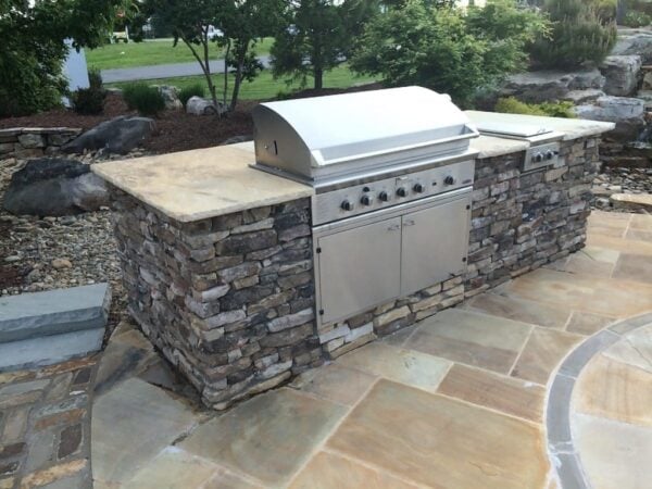 Outdoor grill with Feldberg real thin stone veneer