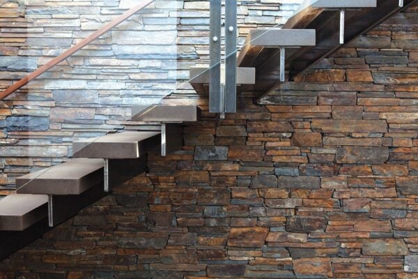 Close up drystack custom ledgestone style Montana real thin stone veneer