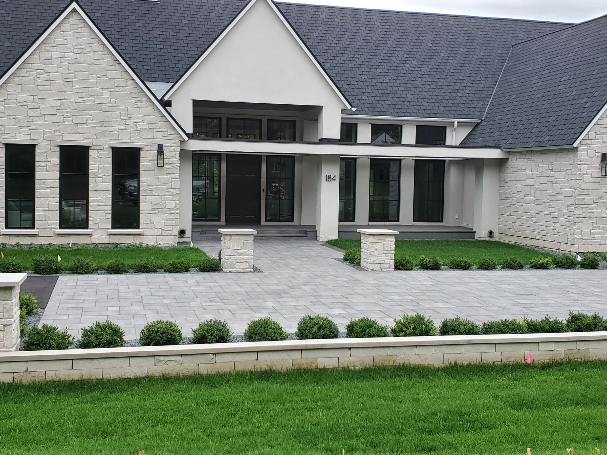 Montreux Dimensional Style Real Thin Stone Veneer Exterior