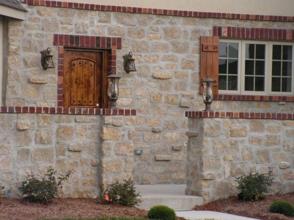 Tuscan Antique Natural Thin Stone Veneer Close-Up