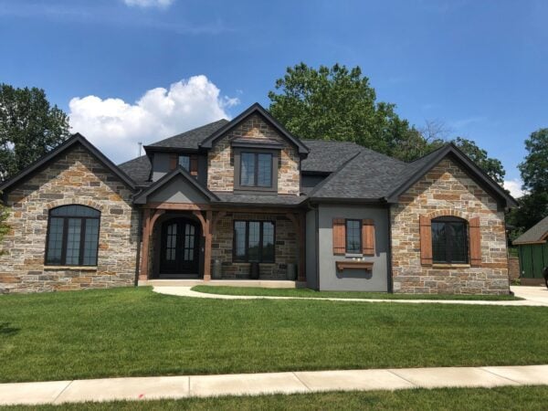 Custom Buckingham Natural Stone Veneer with Brown Exterior