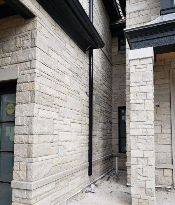 Custom Rockface Winona Natural Stone Veneer Exterior Siding