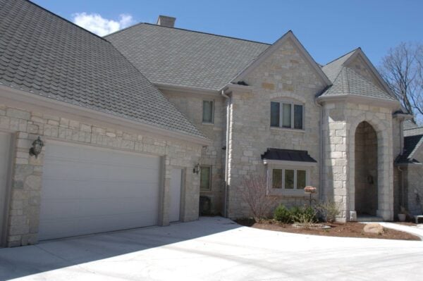 Medina Custom Tumbled Natural Thin Stone Veneer Exterior