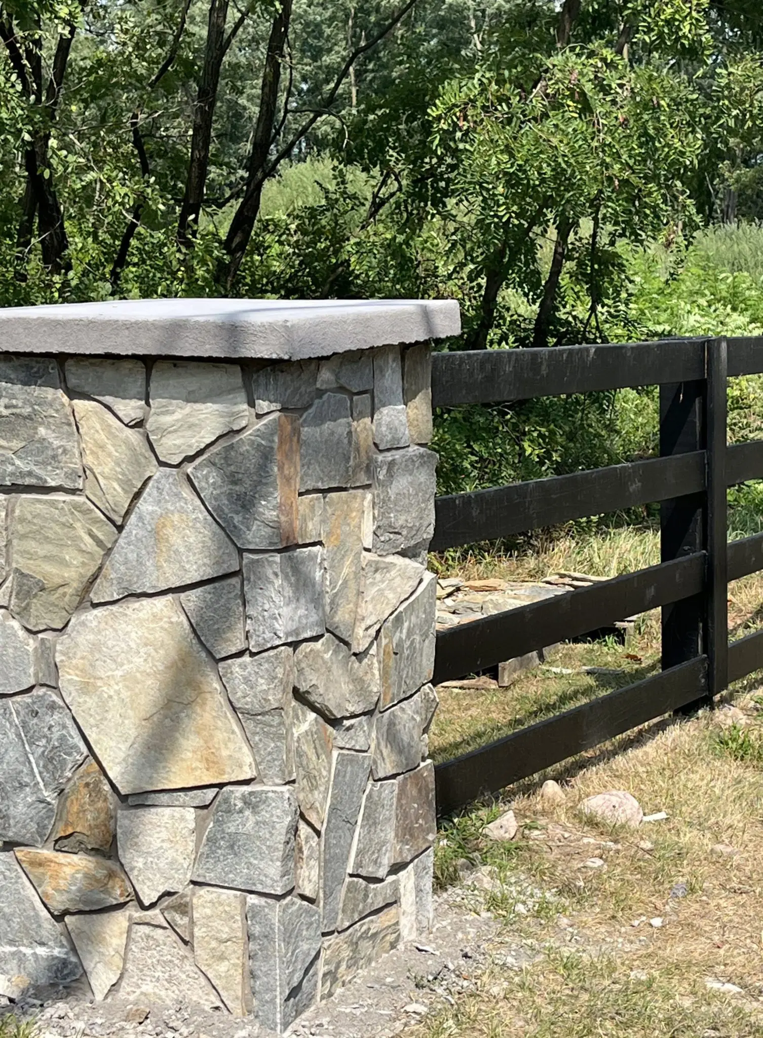 Shoreline Mosaic Natural Thin Stone Veneer Fence Pillar