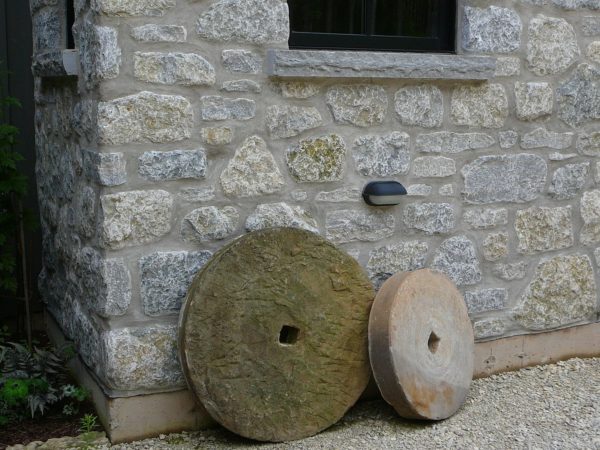 Nottingham Real Stone Veneer Exterior Close Up