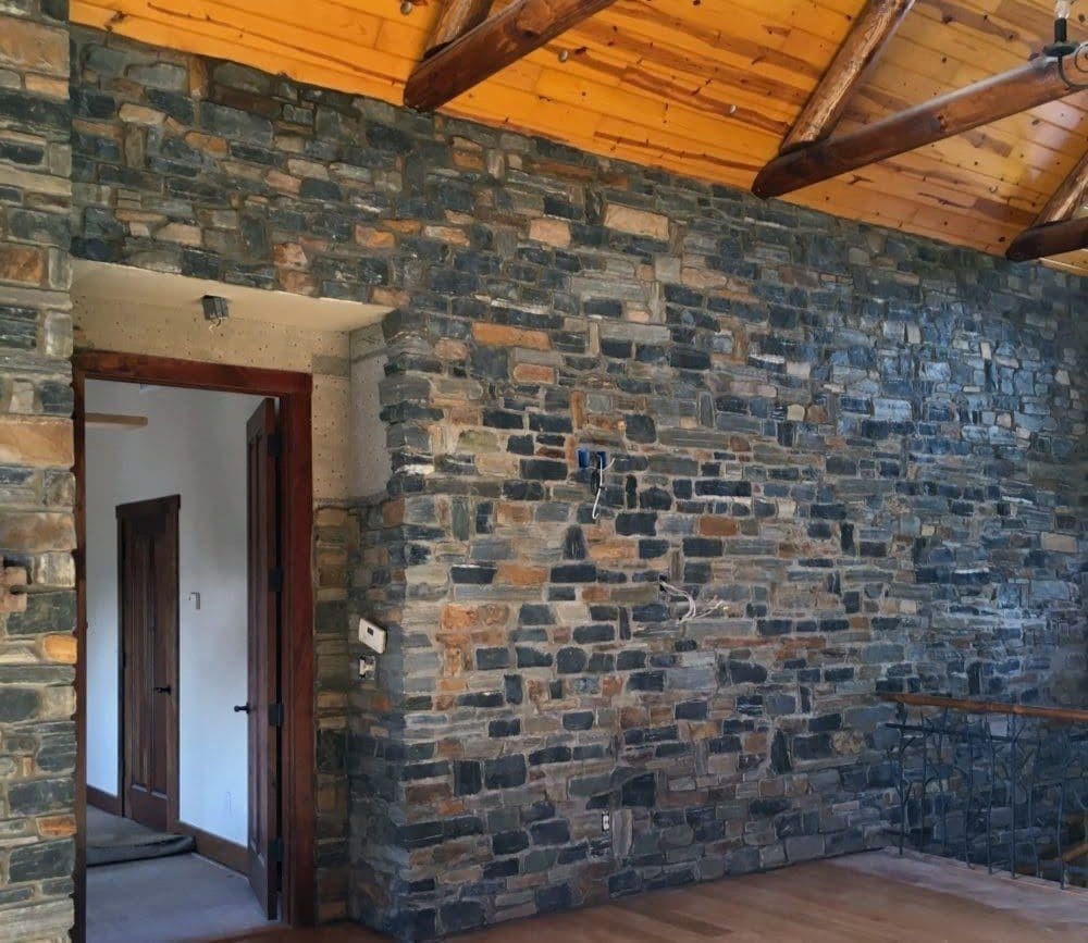 Bellingham, Verona, Quincy, and Ebony Ridge Blend Real Stone Veneer Interior Wall