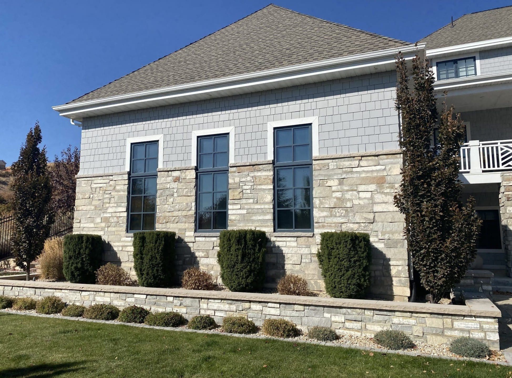 Big Horn Natural Stone Veneer Exterior and Landscaping