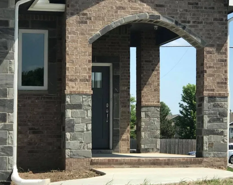 Blackburn Natural Stone Veneer Pillars