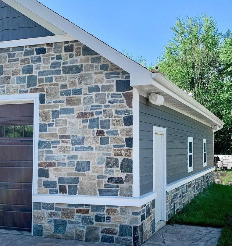 Bridger Natural Thin Stone with White Mortar