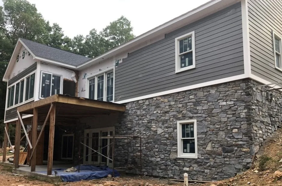 Custom Nicolet Mosholu Ennis Natural Stone Veneer Blend Home Exterior