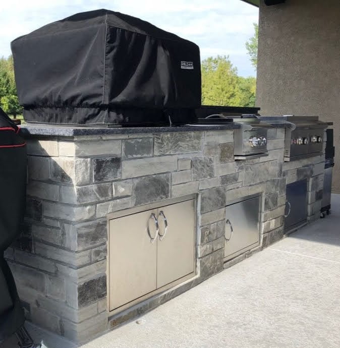 Outdoor Living Charcoal Canyon Natural Thin Stone Veneer