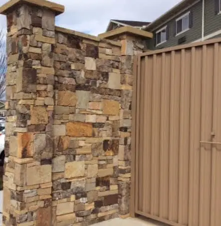 Hillsborough Natural Thin Stone Veneer Commercial Privacy Wall