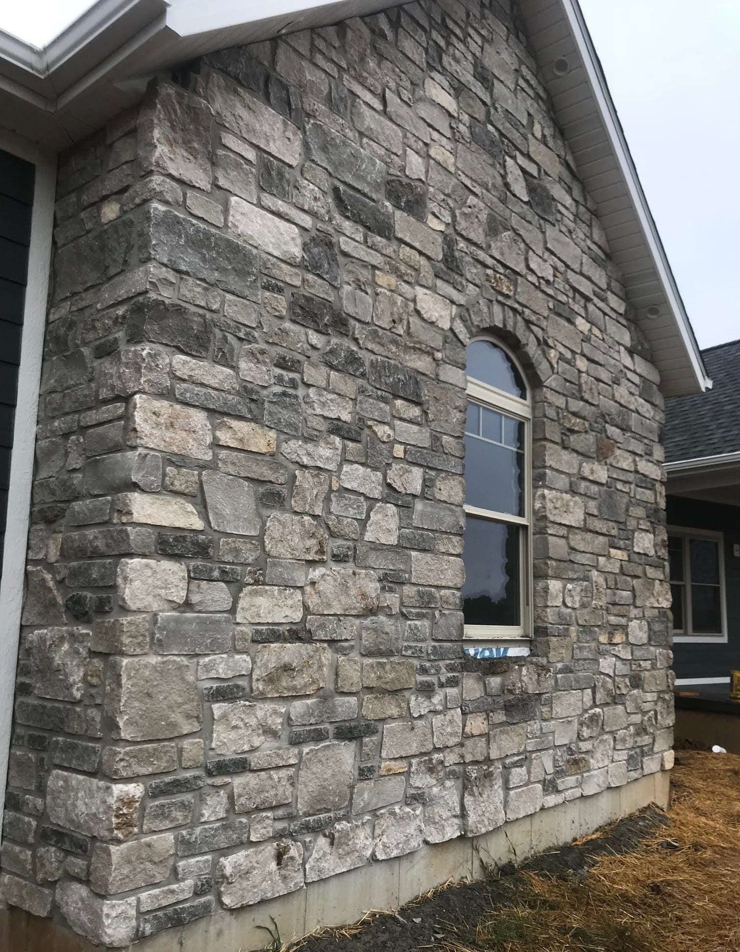 Lexington Natural Stone Veneer Exterior Accent Wall