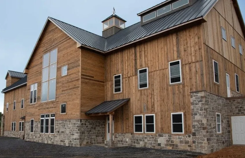 London Blocky Real Fieldstone Veneer Commercial Exterior
