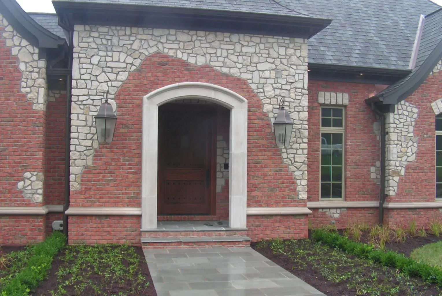 Malahide Natural Thin Stone Veneer with Brick
