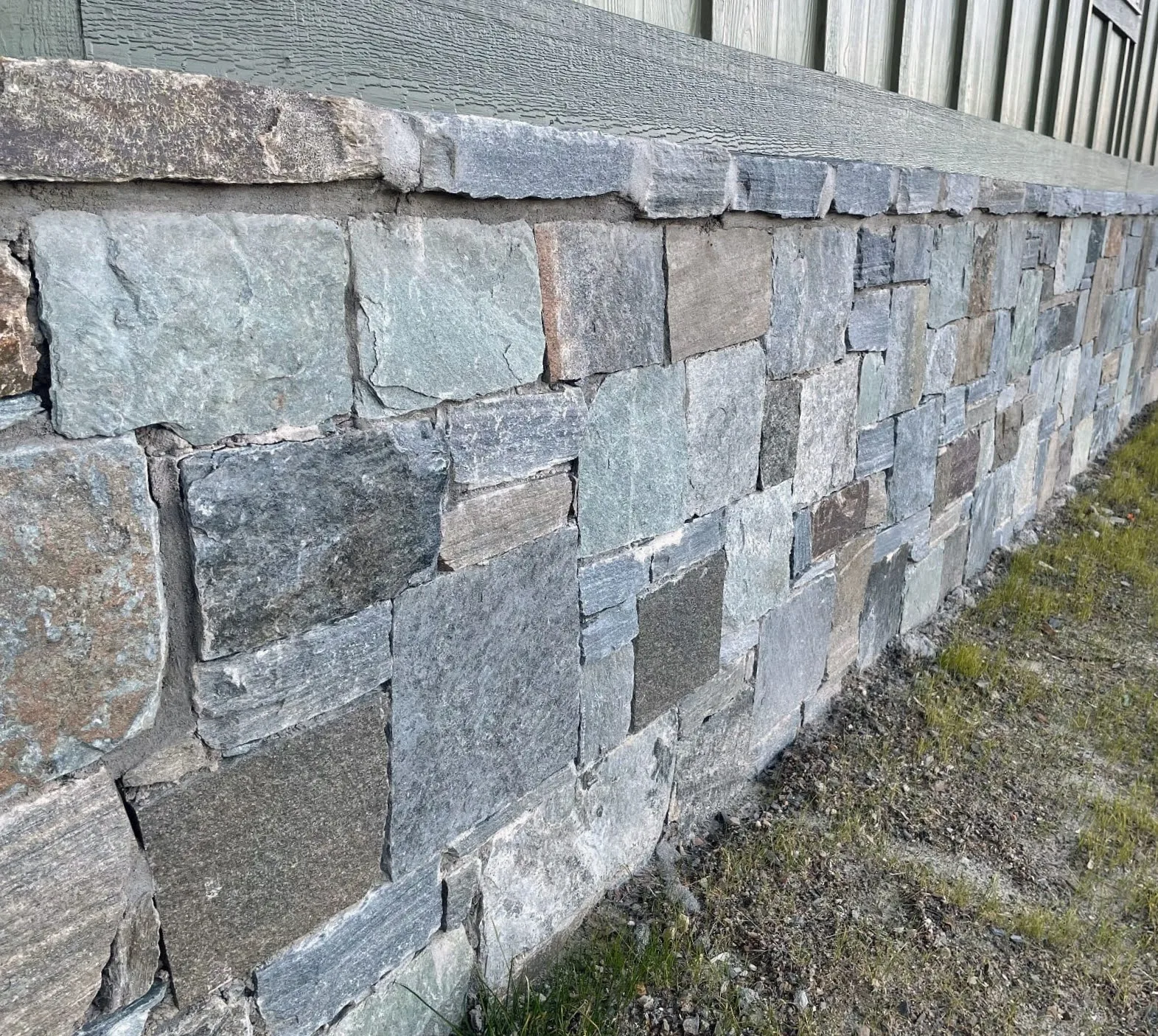 Marseille Natural Stone Veneer Wainscoting