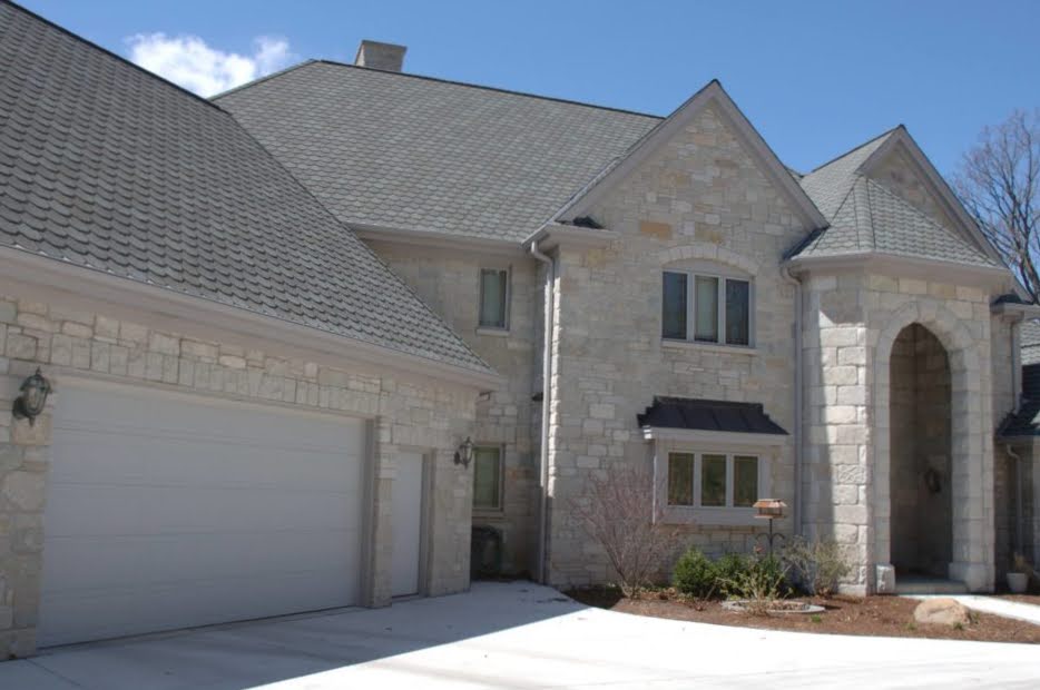 Medina Custom Tumbled Natural Thin Stone Veneer Exterior