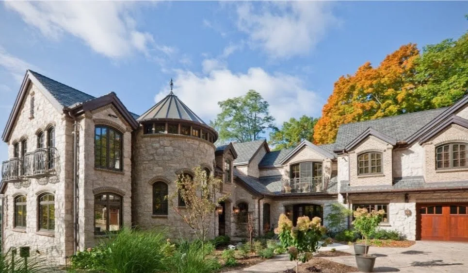Promenade Tumbled Thin Stone Veneer Exterior Masonry