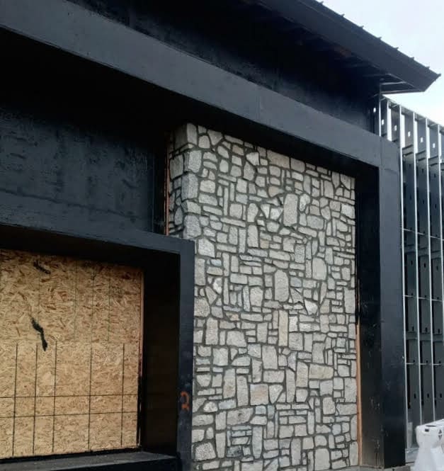 Commercial Custom Real Thin Stone Veneer Blend Exterior with Mosaic Pieces