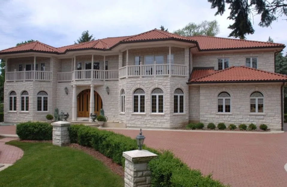 Snowcap Natural Thin Stone Veneer Residential Exterior