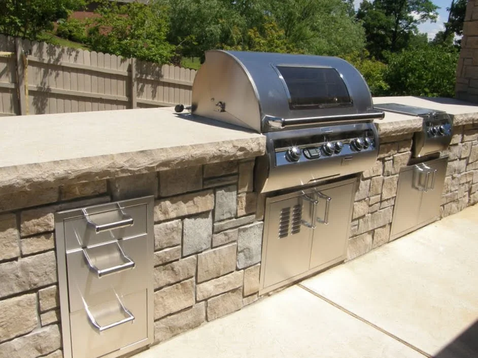 Stonegate Natural Stone Veneer Outdoor Living Grill