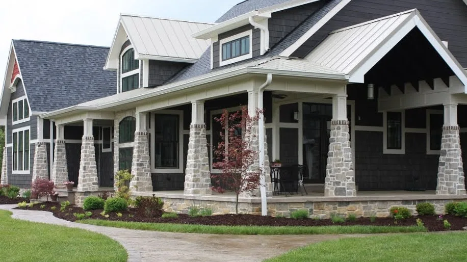 Stratford Natural Stone Veneer Pillars