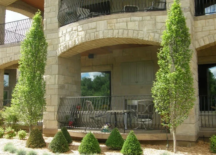 Victoria Natural Stone Veneer Pillars