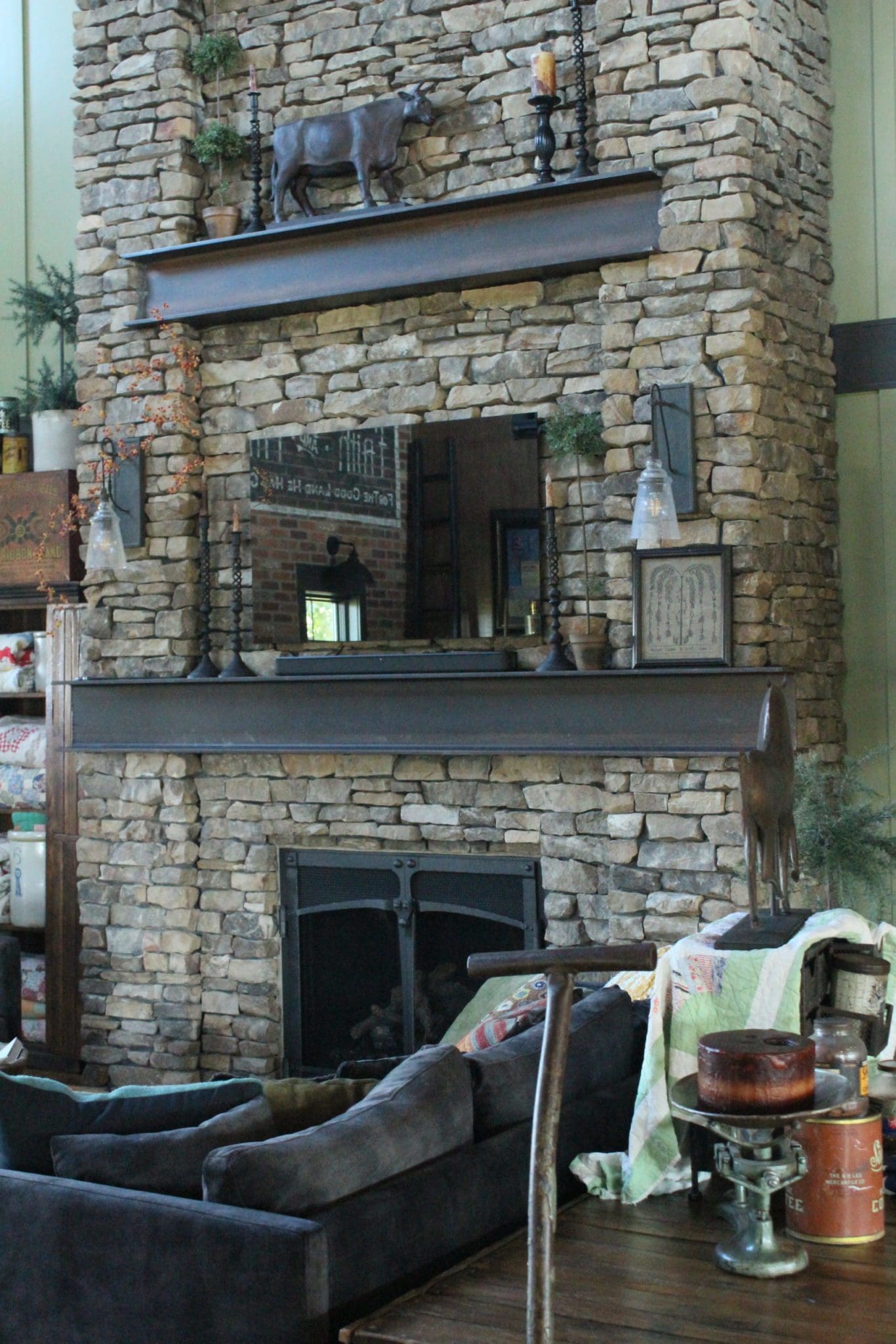 Feldberg Natural Stone Veneer Drystacked Fireplace