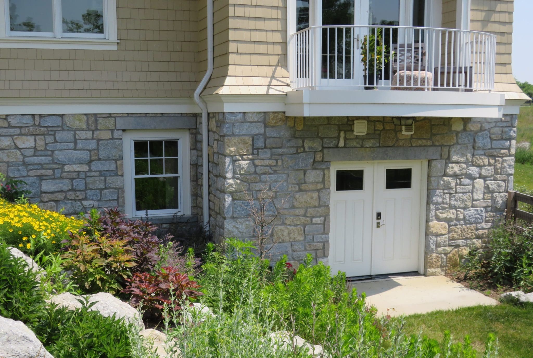 Chateau and Nottingham Real Stone Veneer Exterior Siding