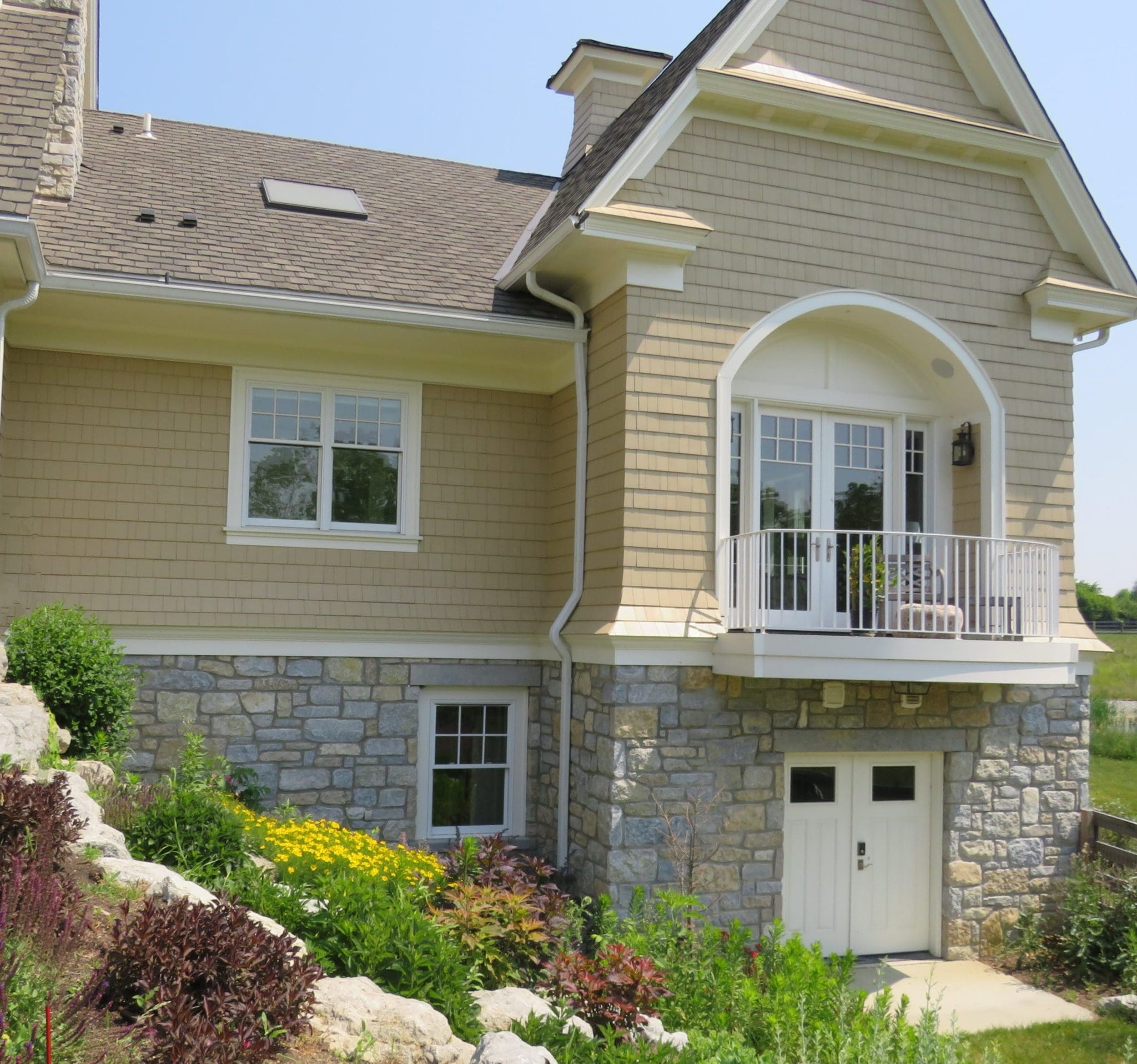 Chateau and Nottingham Real Stone Veneer Tumbled Limestone Exterior Siding