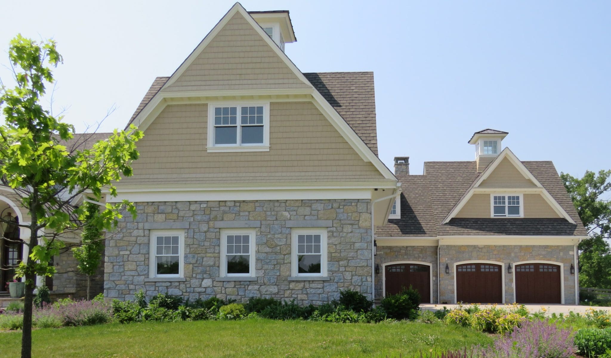 Chateau and Nottingham Real Tumbled Stone Veneer Exterior