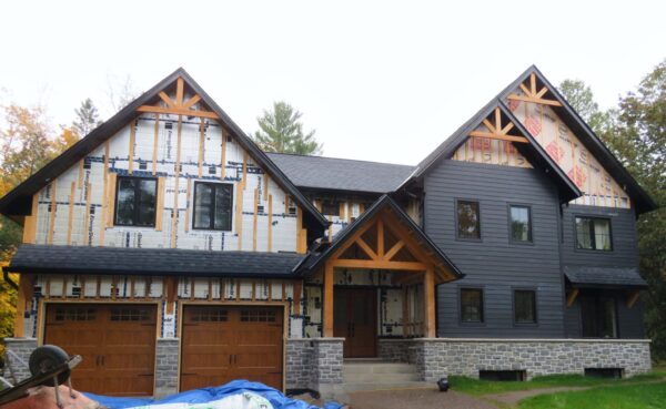 Vineyard Real Stone Veneer Wainscoting with Light Mortar