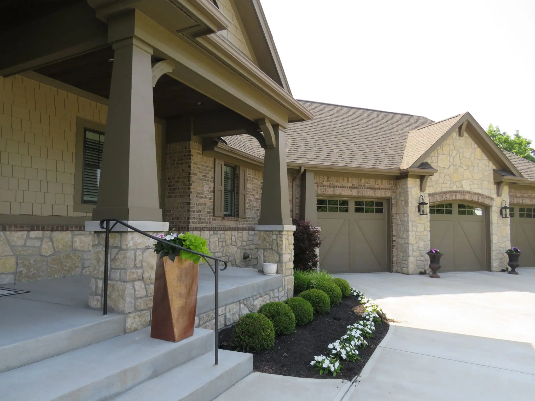 Chateau Natural Thin Stone Veneer Exterior