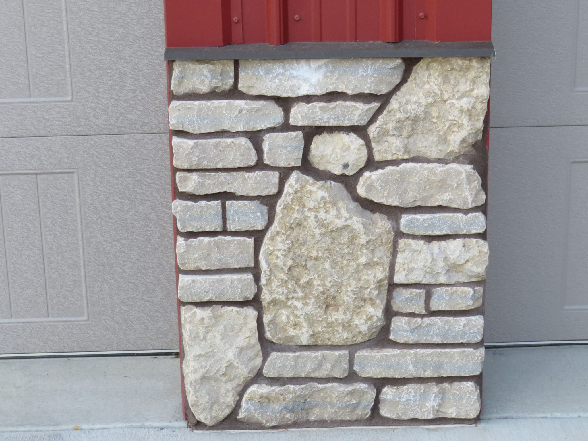 Chateau Natural Tumbled Thin Stone Veneer Exterior