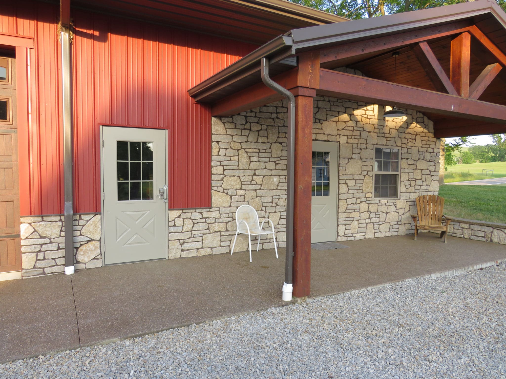 Chateau Real Tumbled Limestone Natural Thin Veneer Exterior